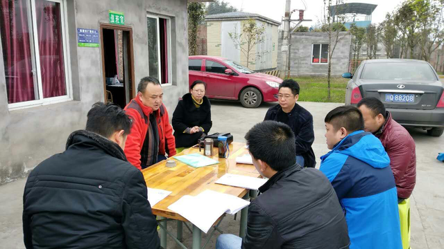 擼起袖子加油干 團結(jié)協(xié)作暖人心