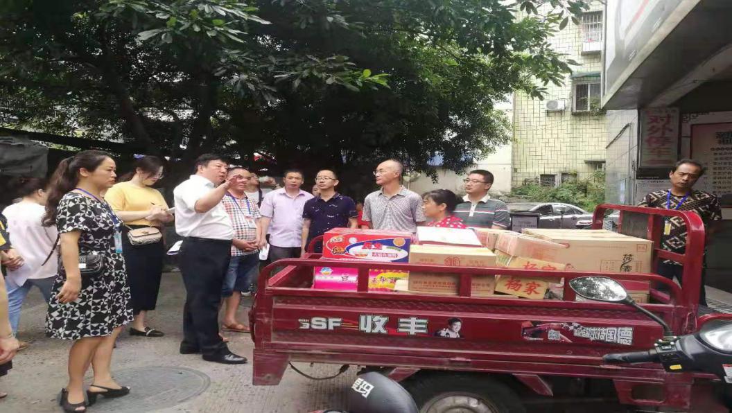 敘州區(qū)政法委書記到金沙農(nóng)貿(mào)市場調研