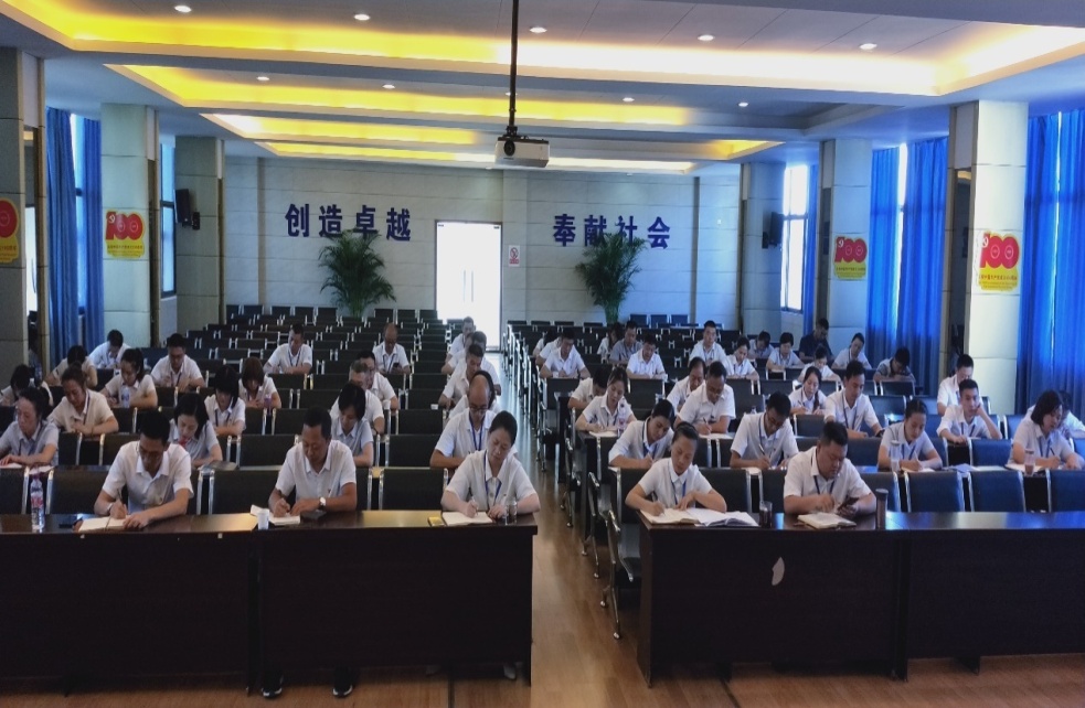 黨委委員、副總經(jīng)理劉林深入基層開展黨規(guī)黨紀(jì)宣講暨廉潔黨課輔導(dǎo)