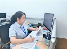 《榜樣在身邊》系列報(bào)道——杜莉、何振南 扎根基層踐初心 恪盡職守顯擔(dān)當(dāng)
