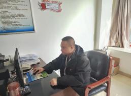 《榜樣在身邊》系列報道——莫正平、梁元 恒心堅守鑄典范，砥礪前行綻光芒